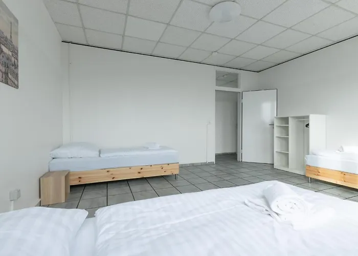 T&k - 3 - 5 Group Apartments- 15min To Fair Dus Apartment Neuss
