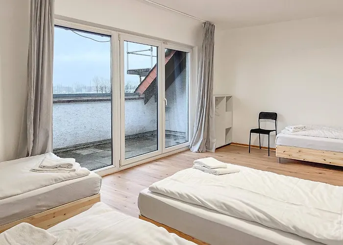 Apartment T&k - 3 - 5 Group Apartments- 15min To Fair Dus